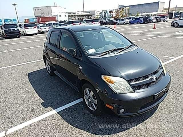 TOYOTA IST